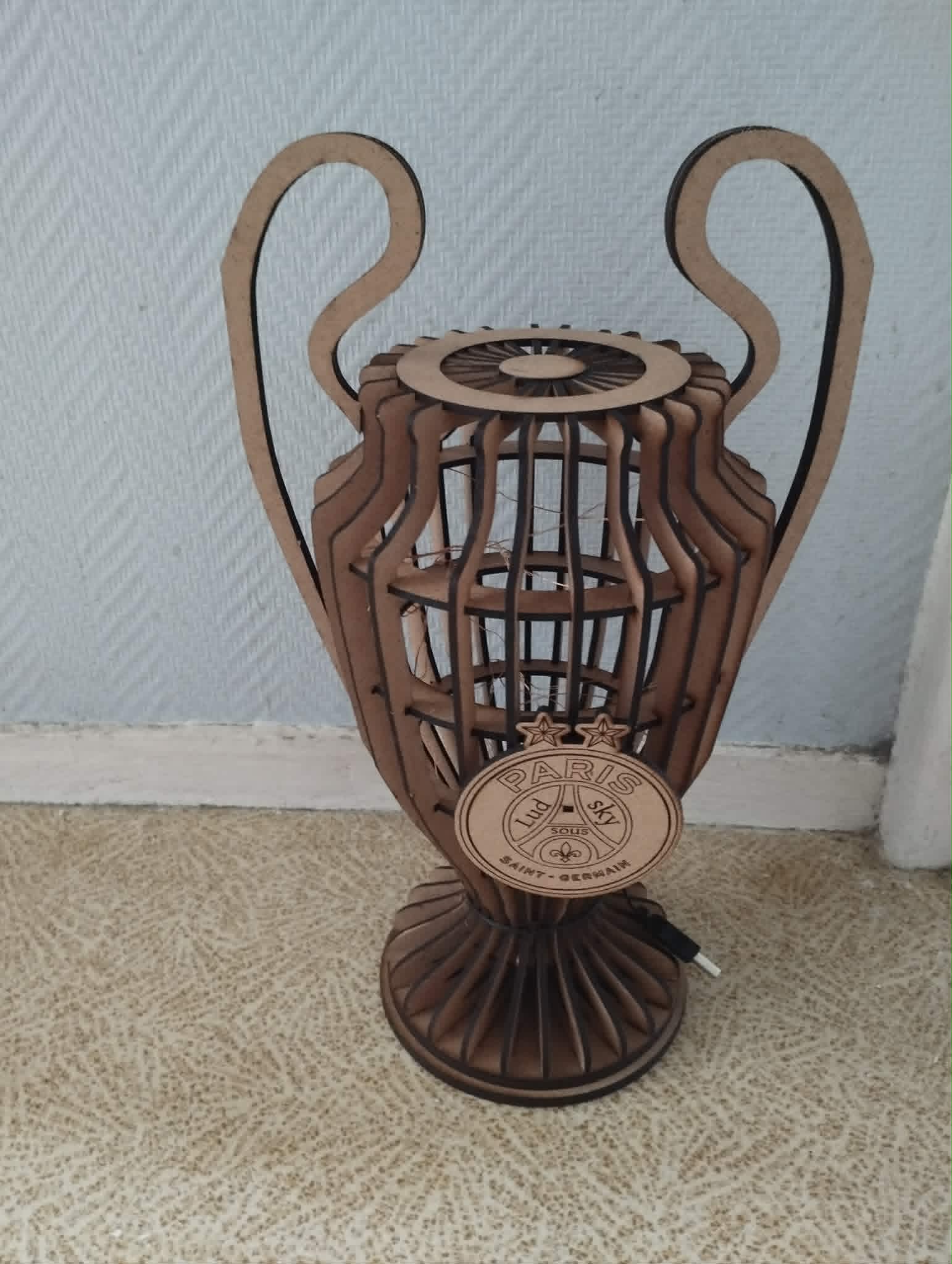 Conception DXF – Trophée inspiré d'une coupe de football